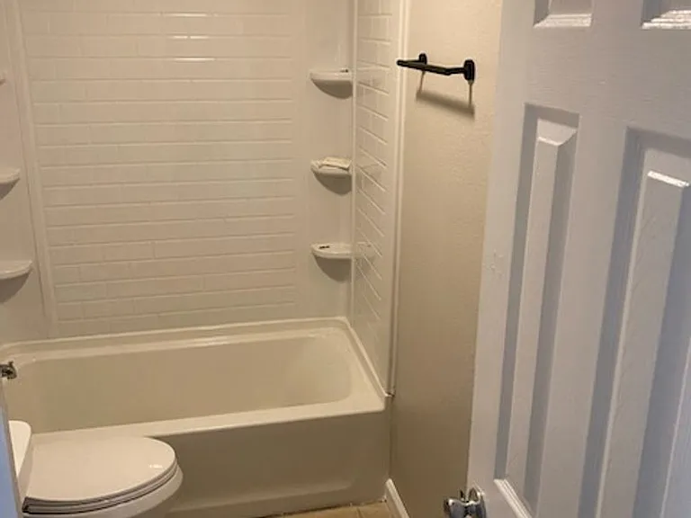 209 Dixie Dr — Photo 6