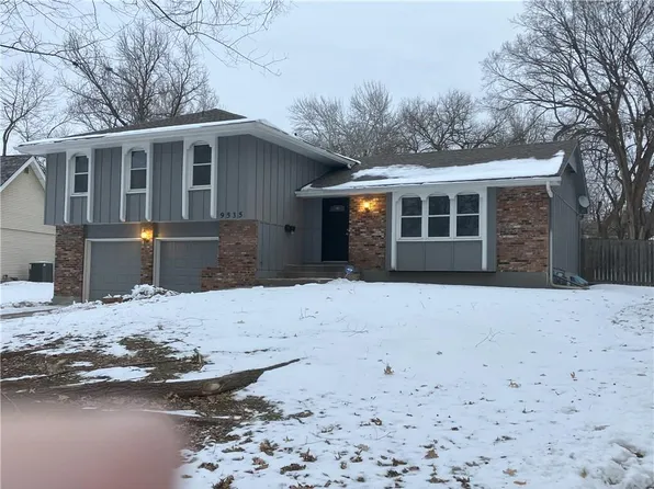 9535 Carter Dr, Overland Park, KS 66212