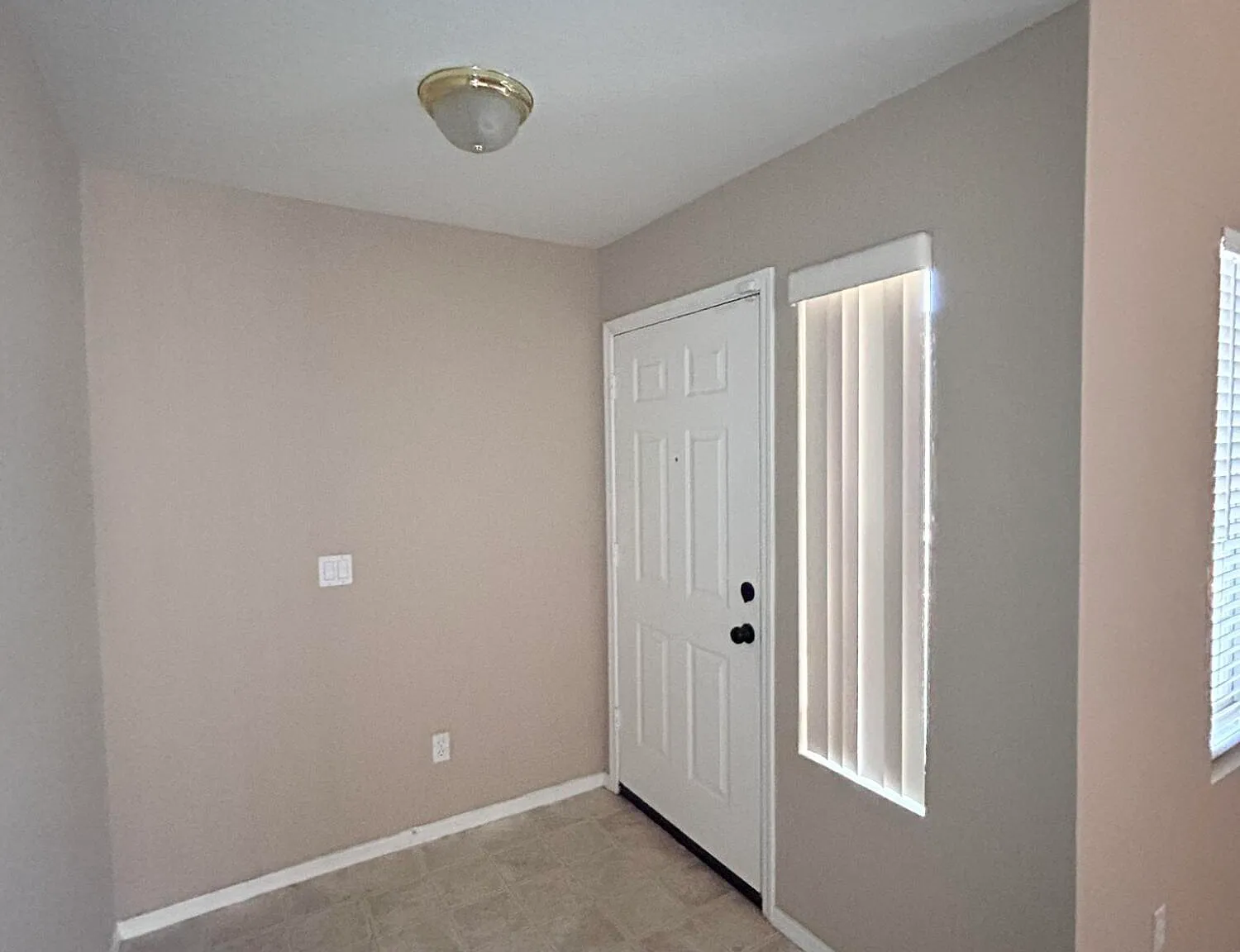 4 bed, 3.0 bath, 2439 sqft, $1,950 — Photo 4