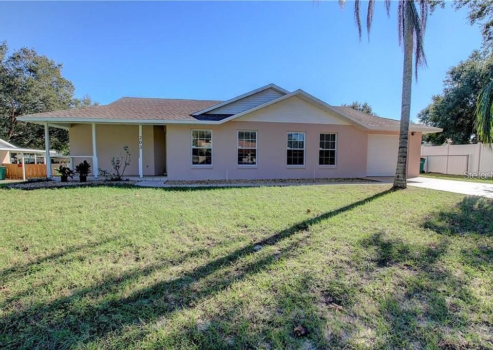 1st image of 203 Cricket Hollow Ln