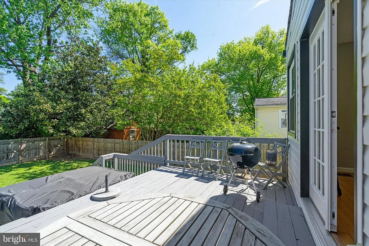 5 bed, 2100 sqft, $800 — Photo 2