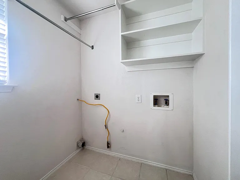 10718 Brandenberg Dr — Photo 23