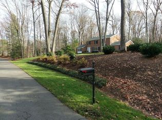 10516 Adel Rd, Oakton, VA 22124