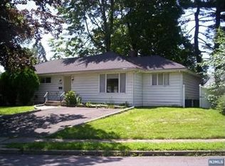 28 Harlow Cres #1X, Fair Lawn, NJ 07410