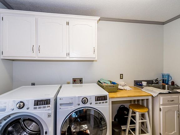 5th image of 609 Dundee Dr