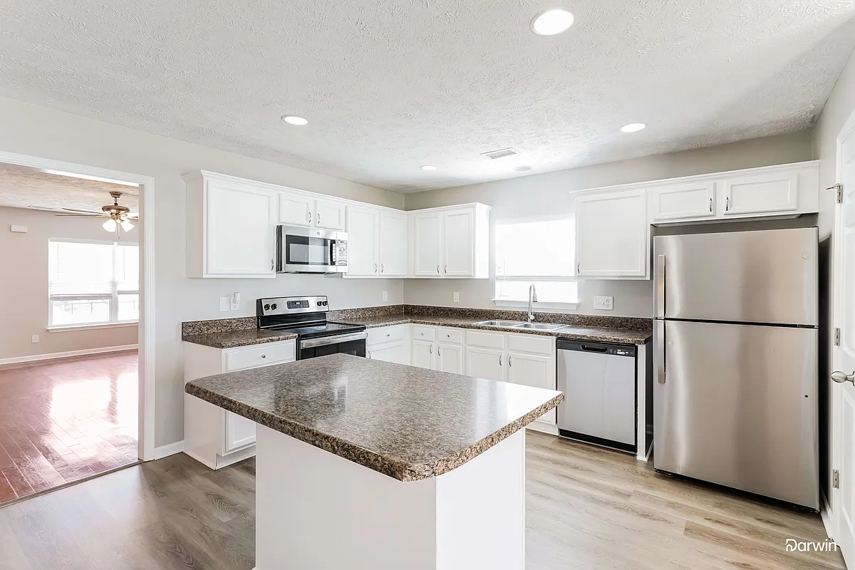 Building Photo - 5628 Hickory Park Dr
