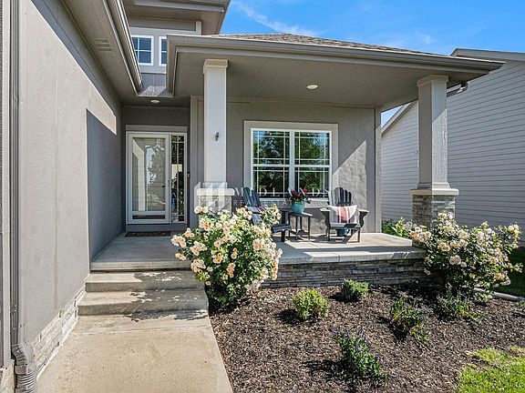 3rd image of 7966 Ponderosa Dr