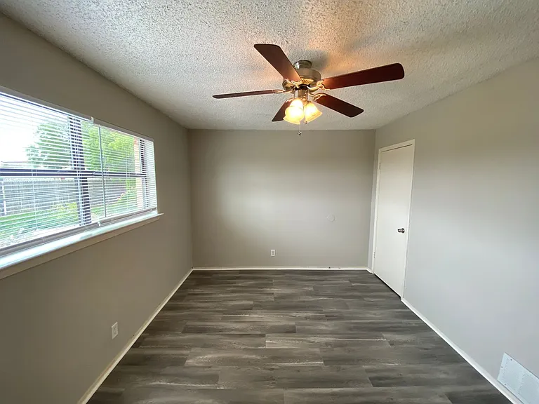 San Antonio St. Lofts — Photo 13