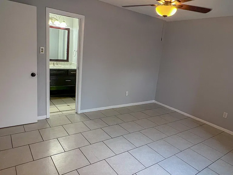 8918 Bissonnet St #307 — Photo 19