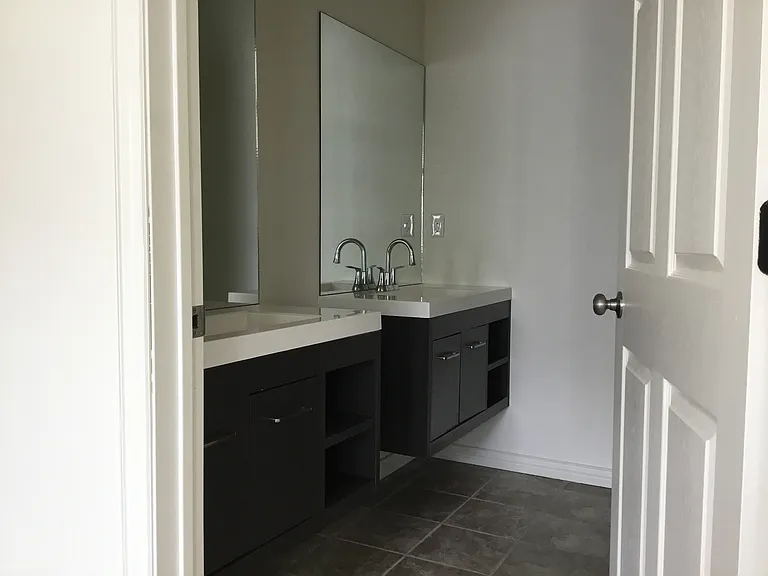 3423 N 1st Ave — Photo 7