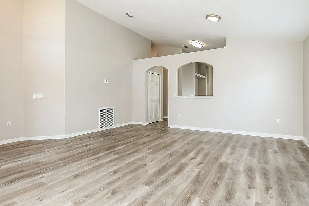 4 bed, 2.0 bath, 1988 sqft, $2,715 — Photo 4