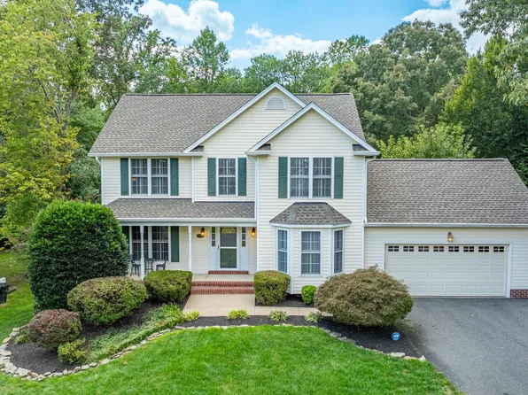 14 Brookstone Dr, Fredericksburg, VA 22405