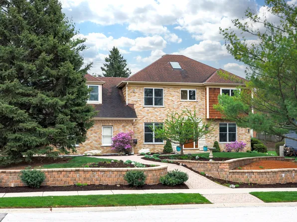 2305 Fox Valley Ct, Aurora, IL 60504