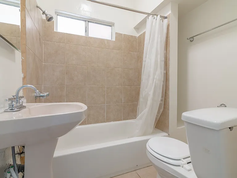 2622 Brighton Ave #8 — Photo 7