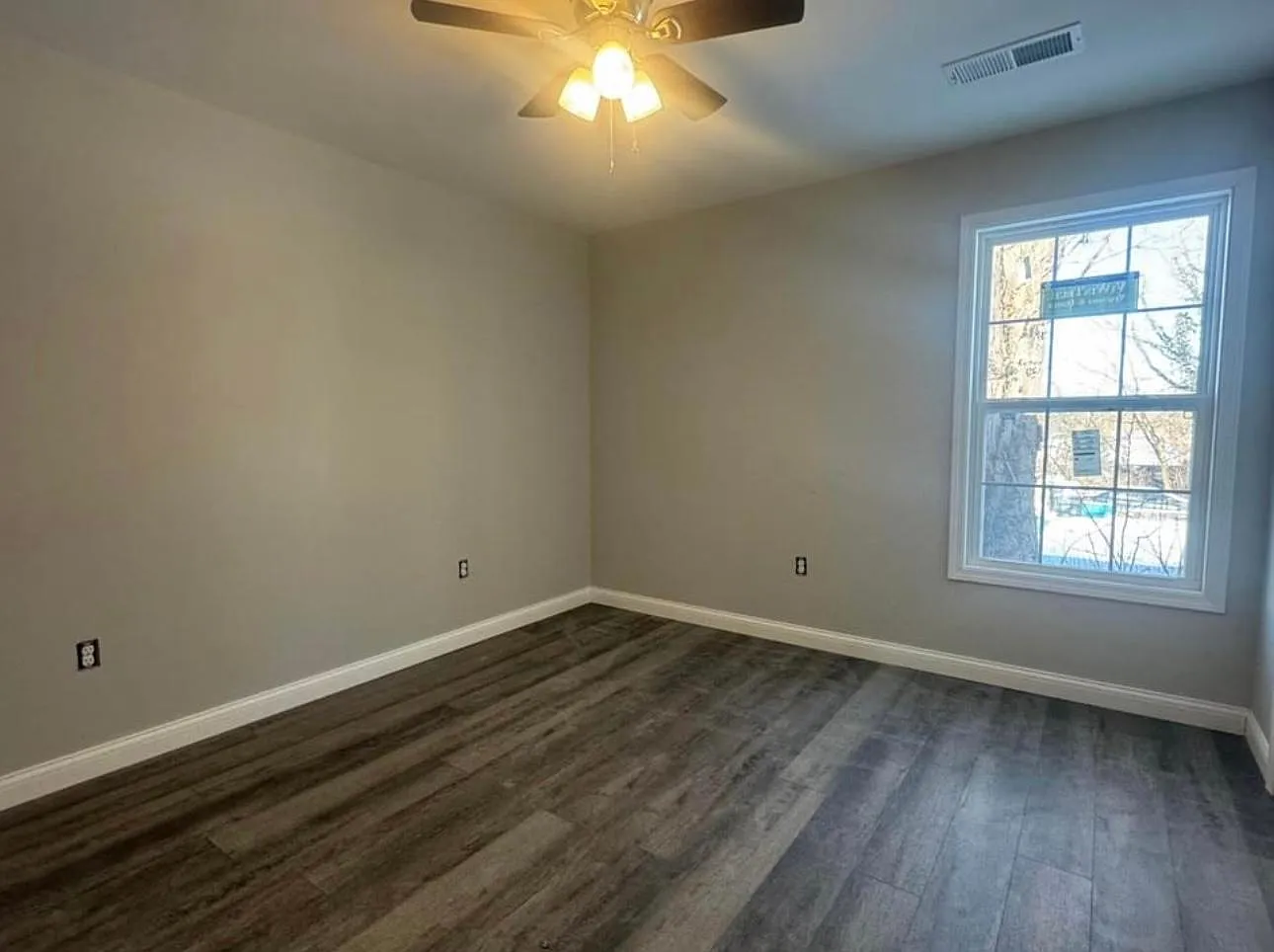 3 bed, 1300 sqft, $1,975 — Photo 2