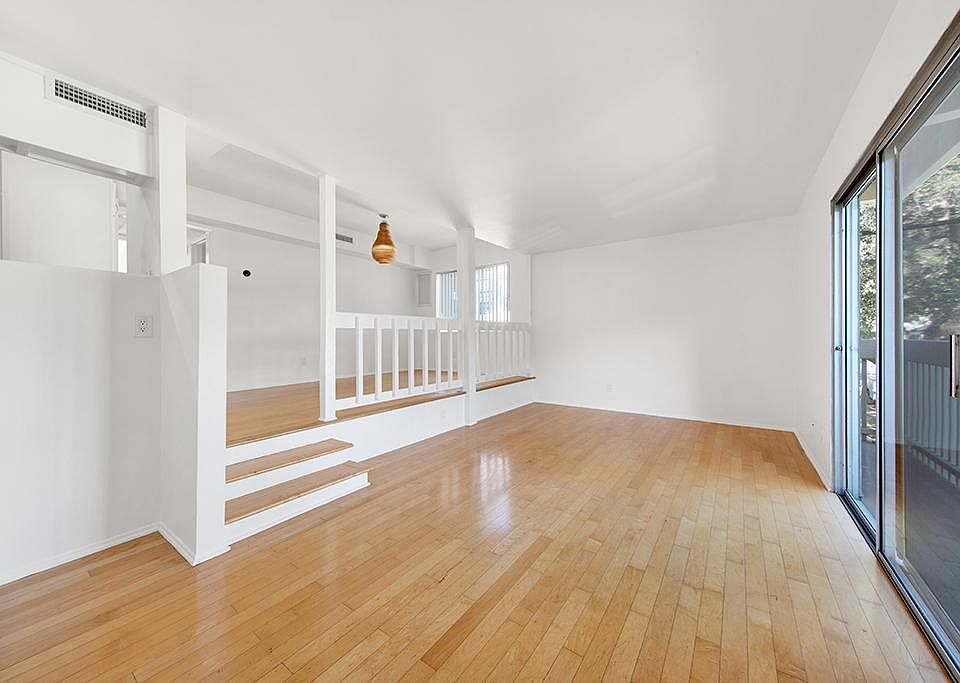 1st image of 4111 Tujunga Ave APT 18