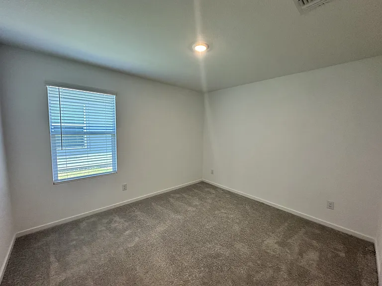 3902 Selawik St — Photo 9