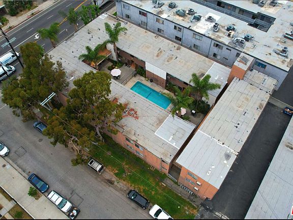 5th image of 15405 Vanowen St