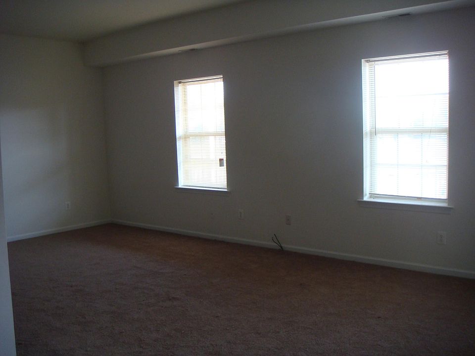 2nd image of 401 Helms Ave APT A