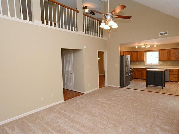 5th image of 405 Broad Bend Cir