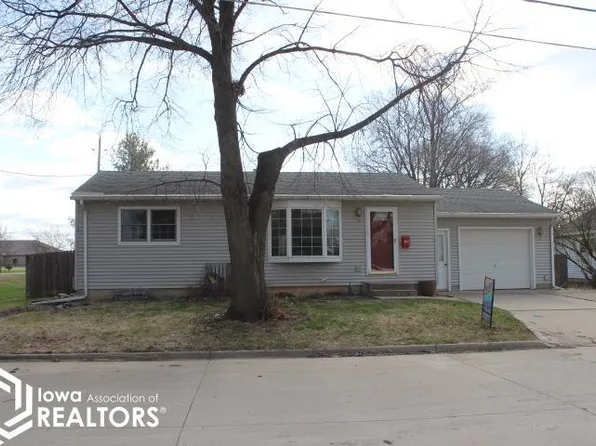 721 3rd St NE, Hampton, IA 50441