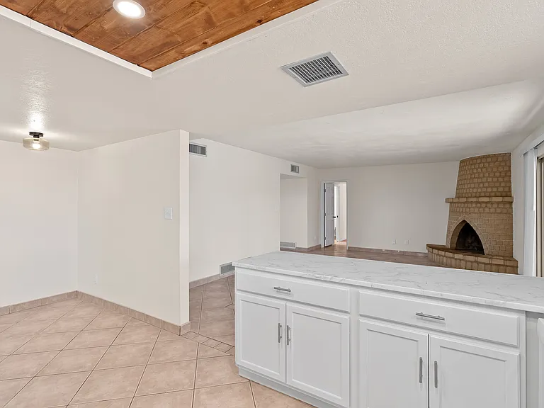 280 S Atlanta Dr — Photo 14