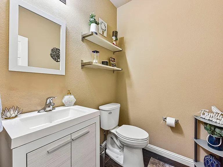 10216 Anahuac Trl — Photo 32