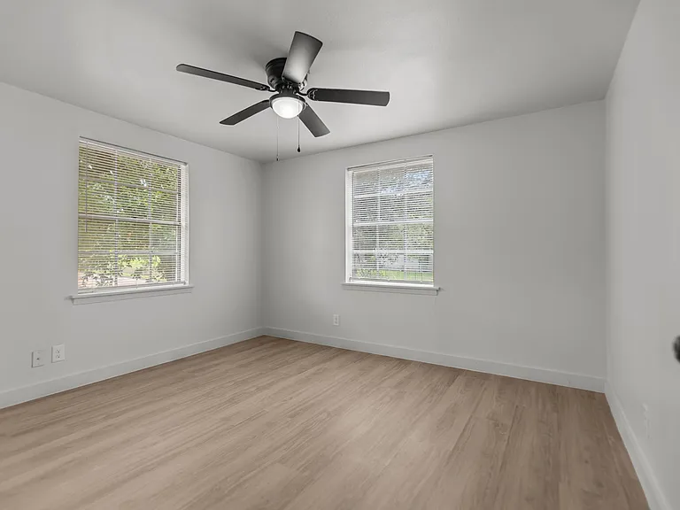 517 W Houston St #515 — Photo 9