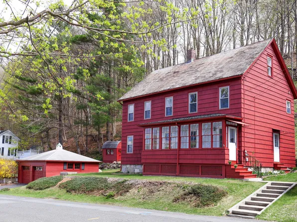 27 Richmond Ln, Adams, MA 01220