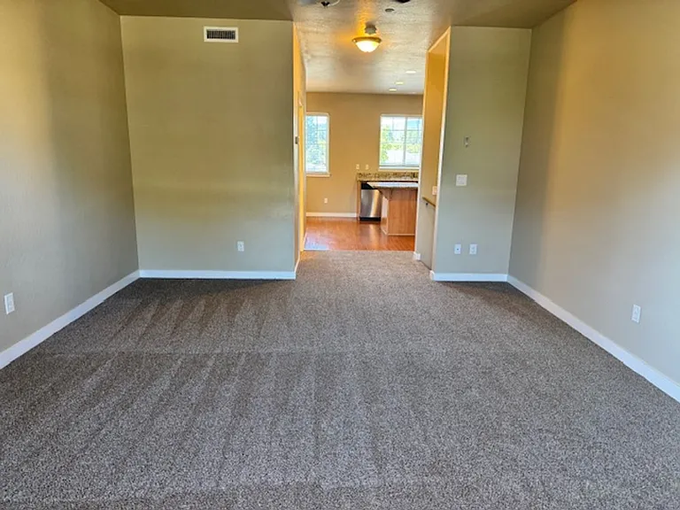 814 Overcup St — Photo 5