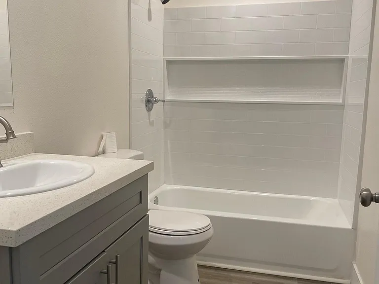 2458 Sorrel Ave — Photo 4