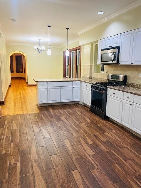 2nd image of 5005 W Drummond Pl #1