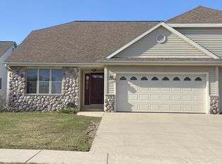 1982 Comanche Ct #1, Grafton, WI 53024