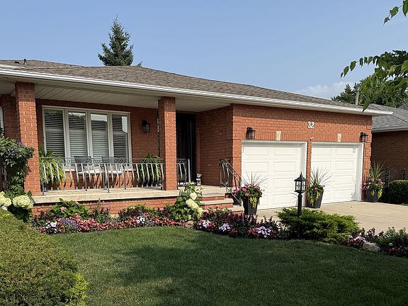 2nd image of 32 Highbury Dr