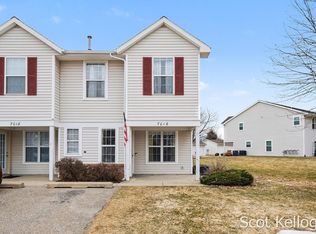 7016 S Cannon Place Dr #15, Rockford, MI 49341