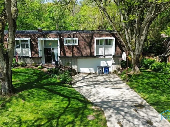 3865 S Beverly Hills Dr, Toledo, OH 43614