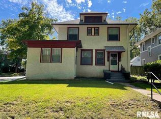 221 E Dover Ct, Davenport, IA