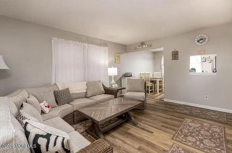 3 bed, 950 sqft, $2,800 — Photo 3