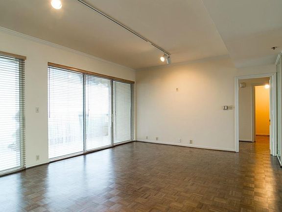 3rd image of 3831 Turtle Creek Blvd APT 19D