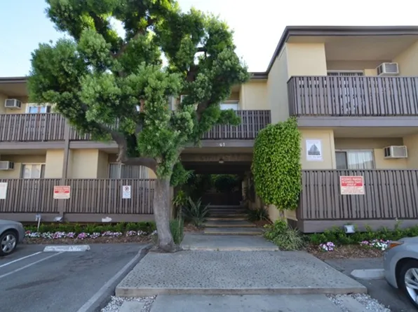 CHI - Chii Sai Apts., 861 Bringham Ave #15, Los Angeles, CA 90049