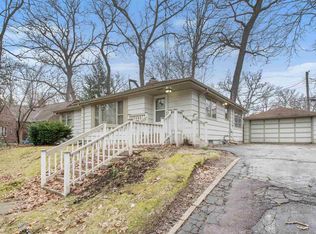 1622 Dorwood Dr, South Bend, IN 46617