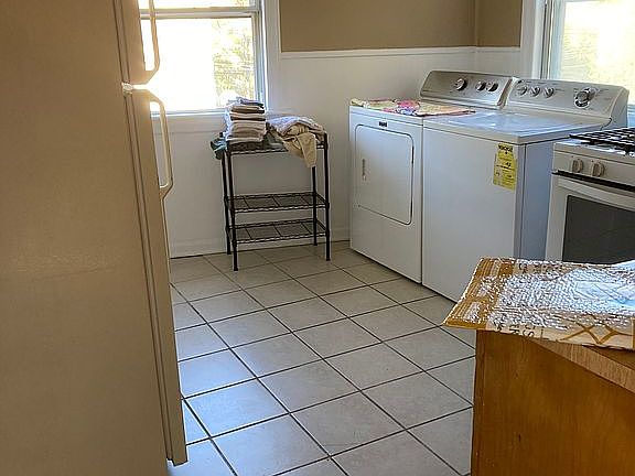 Kitchen/Laundry room