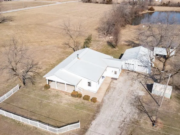 1036 Laclede Ave, Brookfield, MO 64628