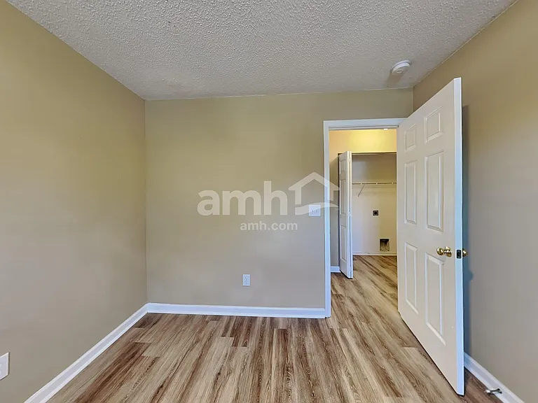 208 Winding Willow Trl — Photo 17