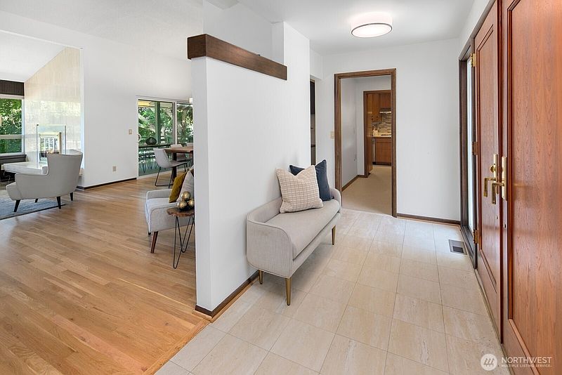 3rd image of 3051 44th Avenue W