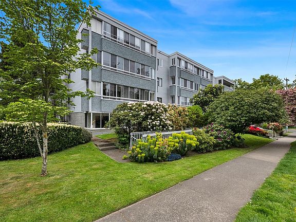 3rd image of 1050 Park Blvd #201