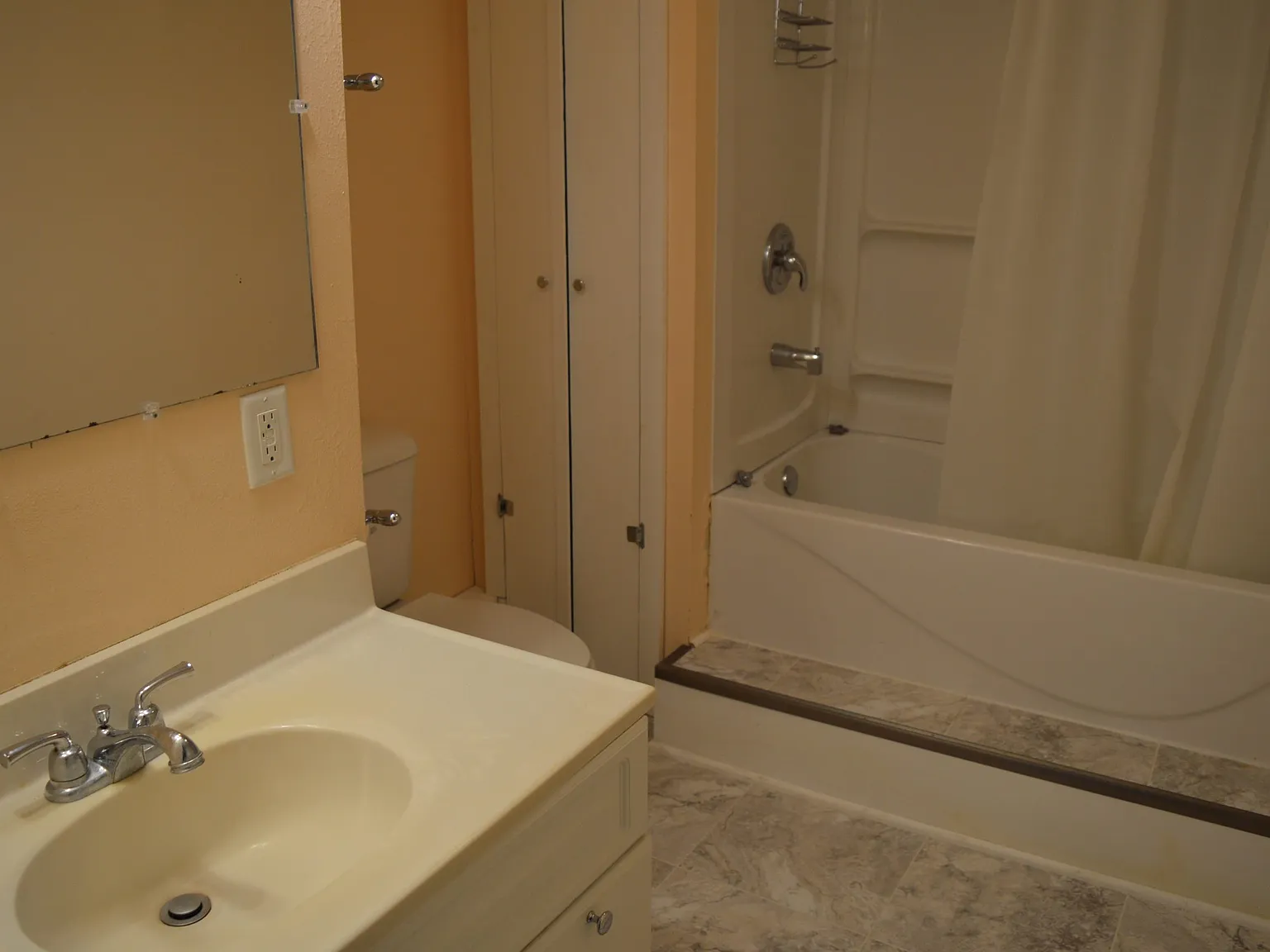 3 bed, 1986 sqft, $2,495 — Photo 4