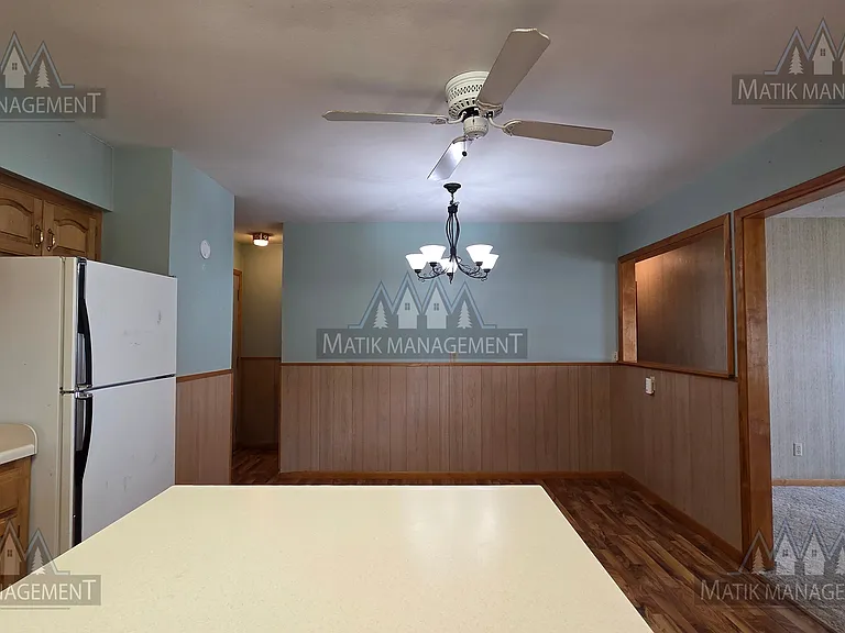 208 3rd St SW — Photo 38