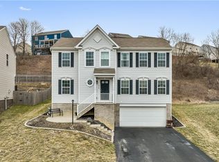 218 Country Barn Rd W, Houston, PA 15342