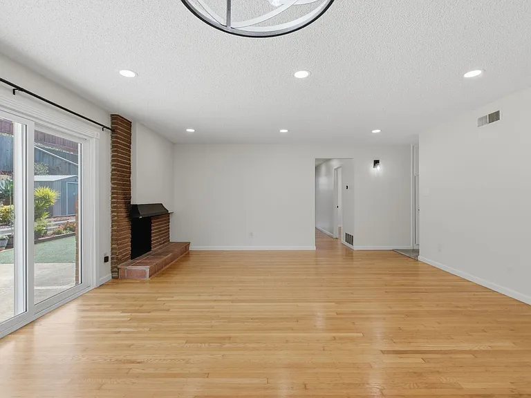 760 Cottonwood Ave — Photo 6